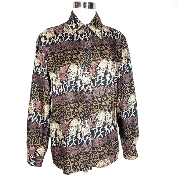 💥CLOSING SALE💥 VINTAGE Silk Leopard Button Up - Picture 2 of 5